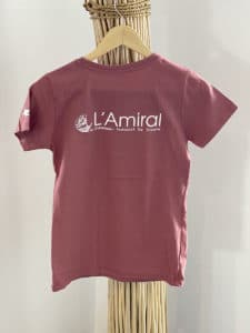 Pink T-shirt L'Admiral seen from behind